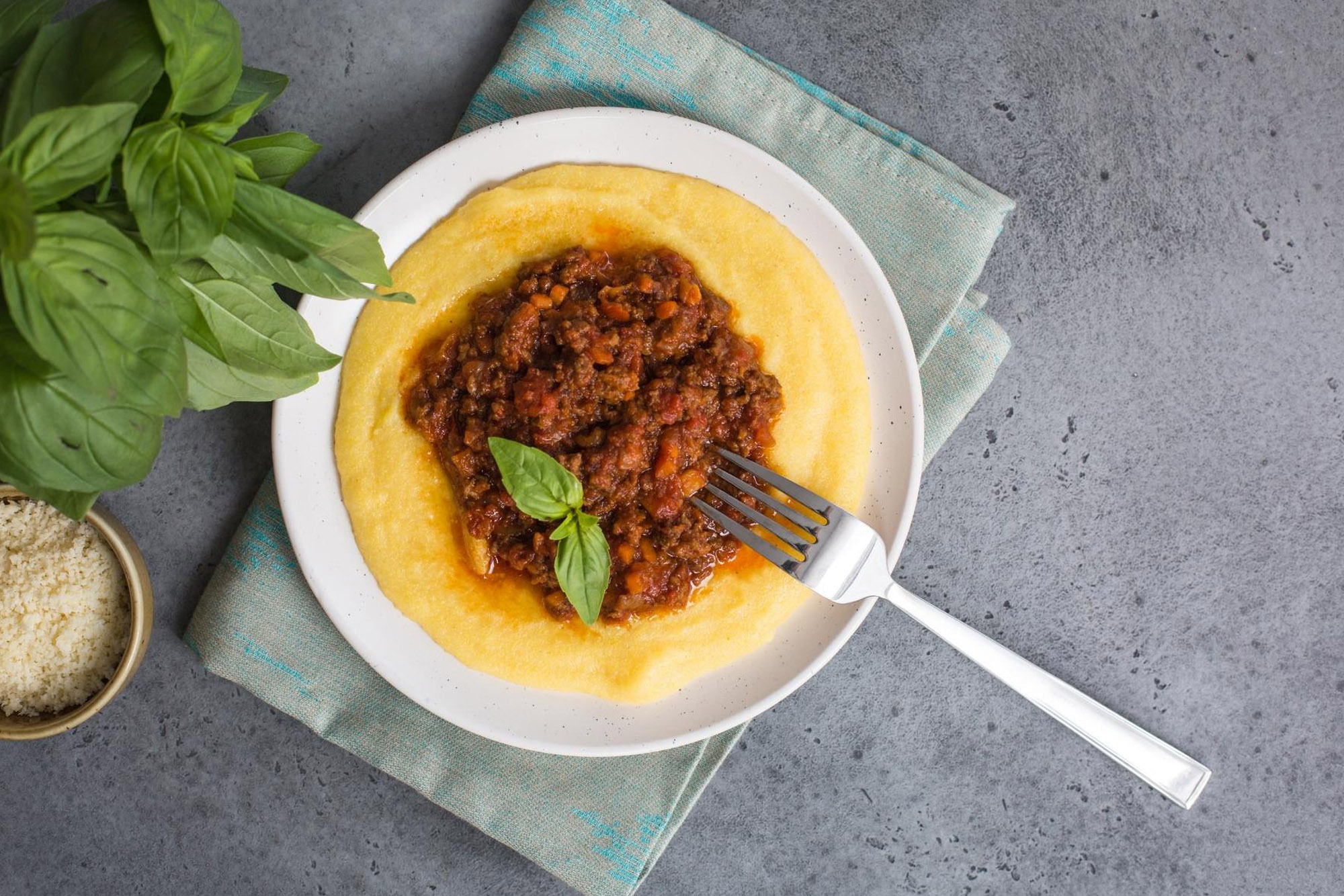 Polenta con salsa bolognesa
